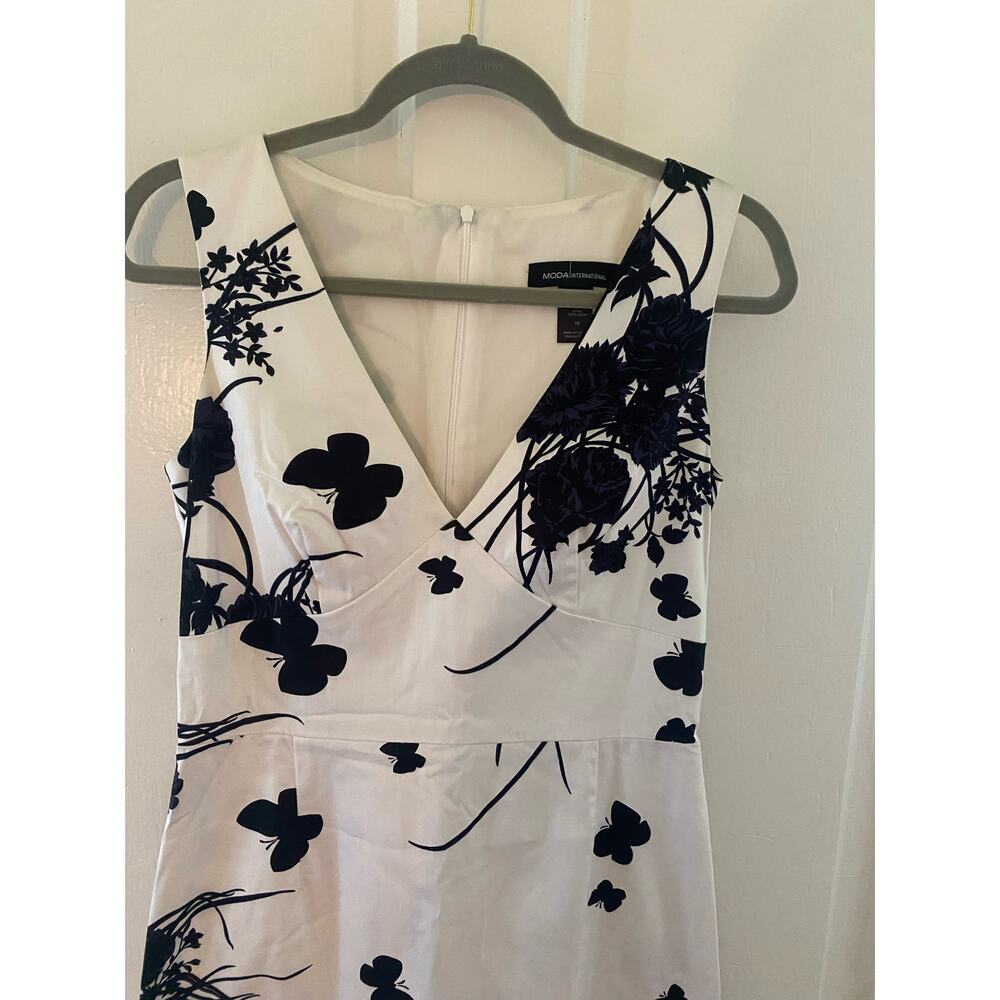 MODA International Size 10 Fitted Dress